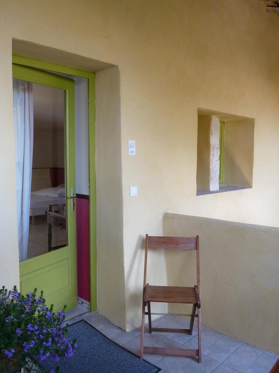 La Clé des Chants Vergèze Chambre photo